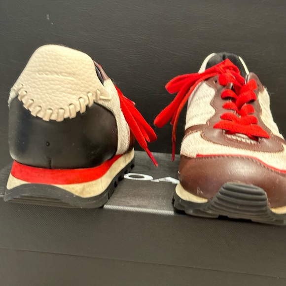 Coach shoes, color currant/ Chalk / black size 9 , C11 HAIRY SUEDE - Picture 4 of 4